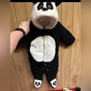 Panda baby bunting suit. One piece panda outfit to keep baby warm 12 month NWT